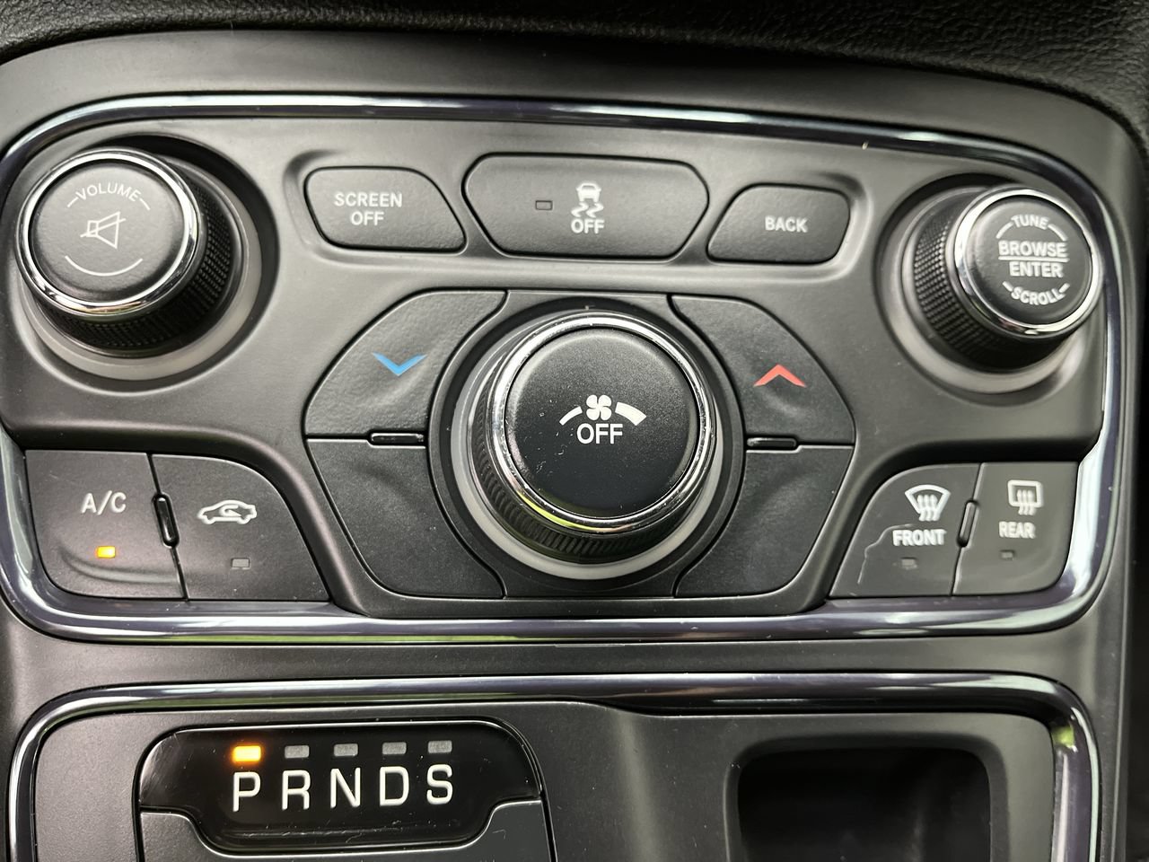 Used 2015 Chrysler 200 S FWD image 18
