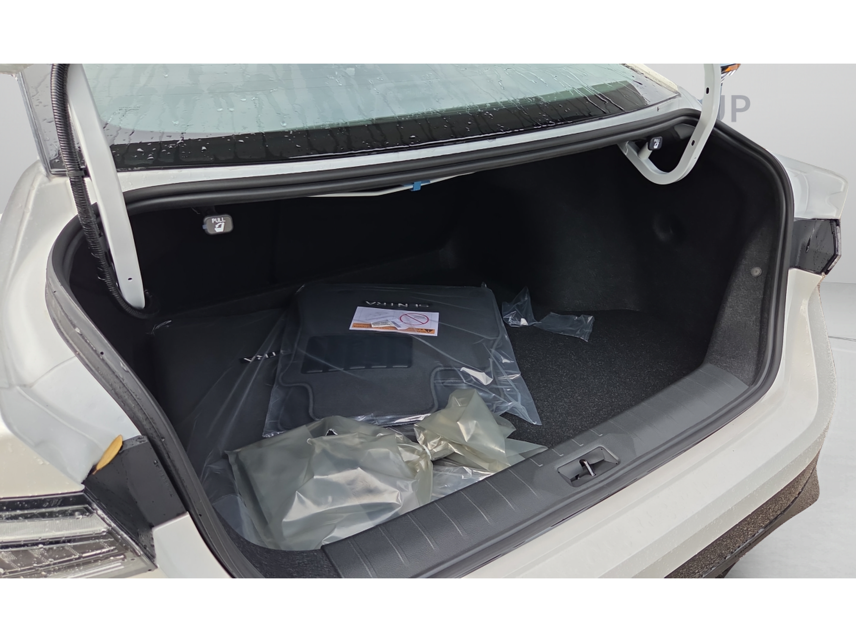 New 2027 Nissan Sentra SR w/ SR All Weather Package FWD image 13