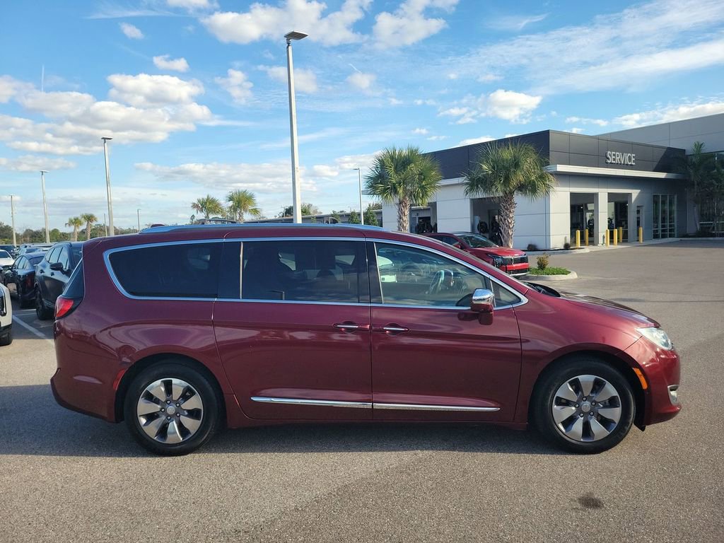 Used 2018 Chrysler Pacifica Limited w/ Advanced Safetytec Group image 4