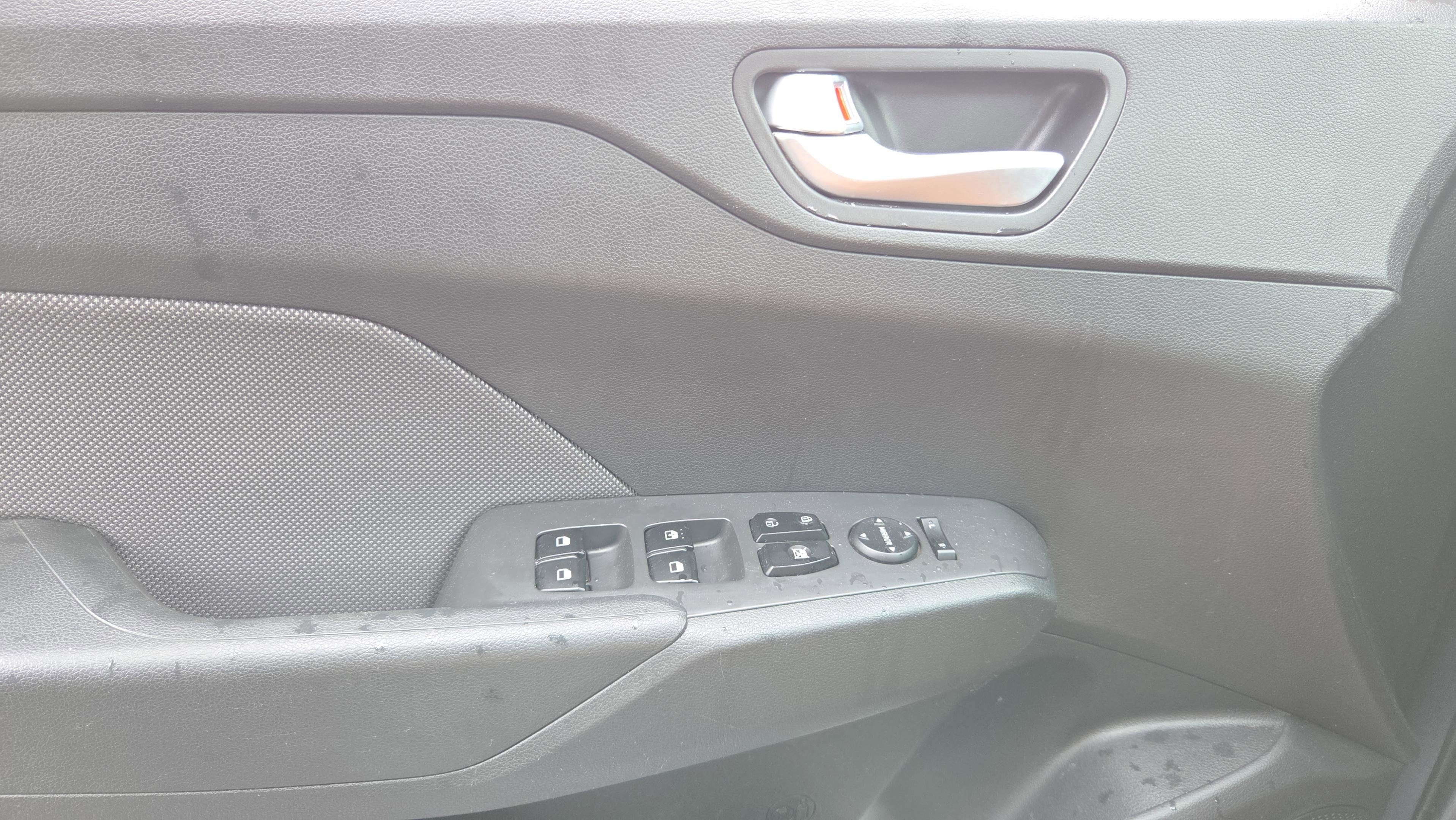 Used 2018 Hyundai Accent Limited image 22