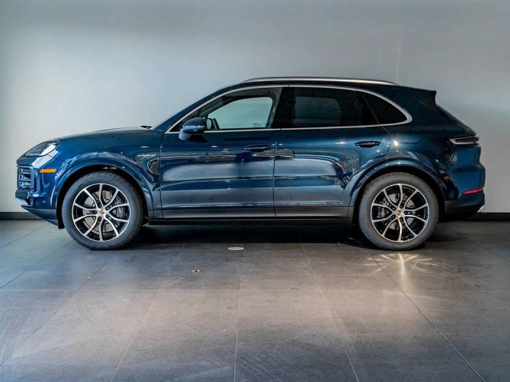 New 2026 Porsche Cayenne E-Hybrid AWD/4WD image 2