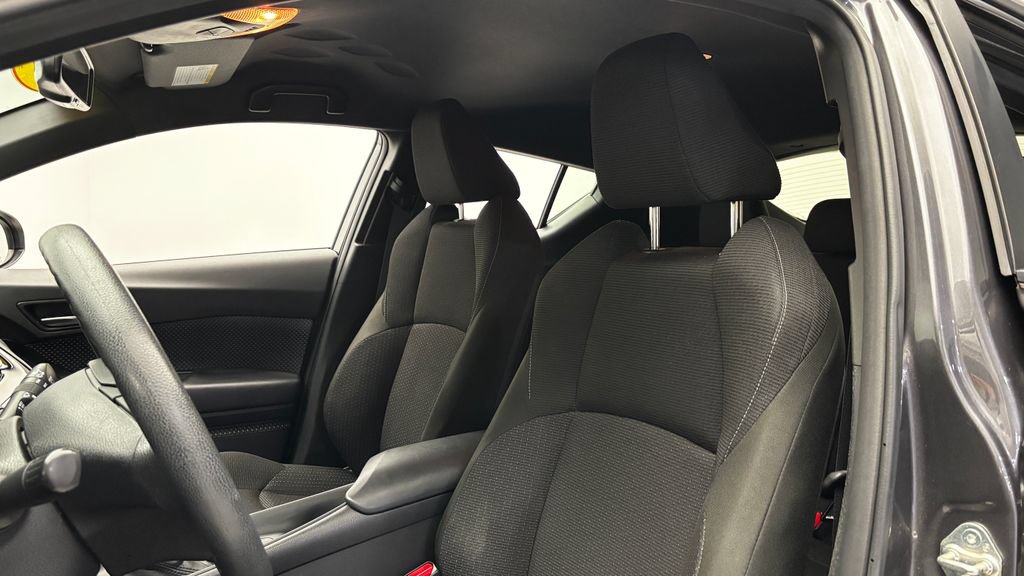 Used 2019 Toyota C-HR LE FWD image 9