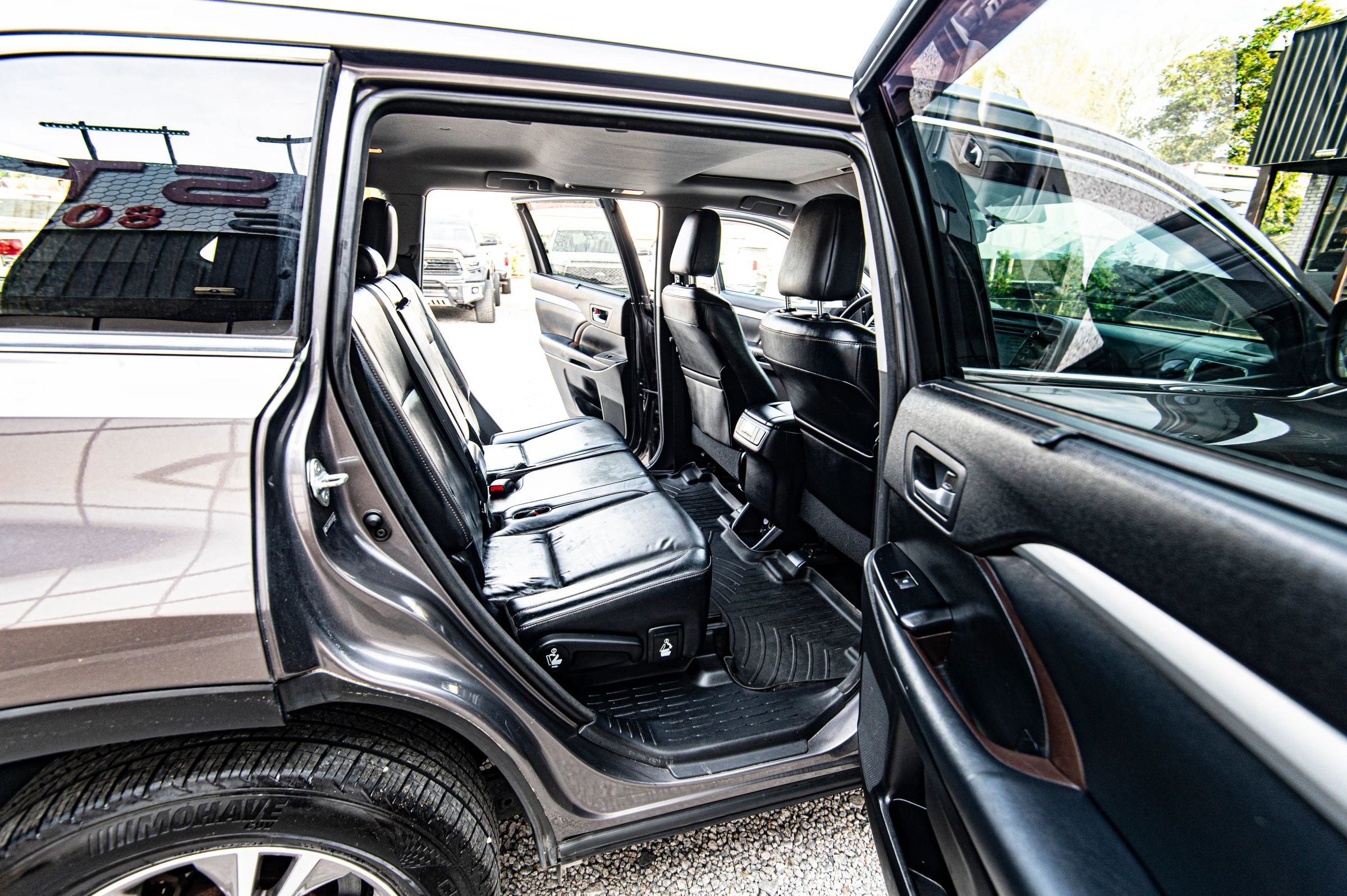 Used 2014 Toyota Highlander XLE image 33