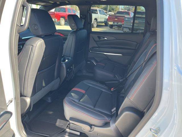 New 2026 Chevrolet Traverse RS w/ LPO, Floor Liner Package image 8