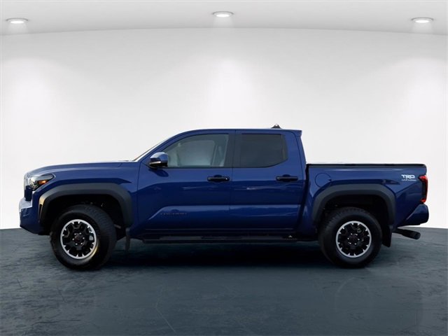 Used 2025 Toyota Tacoma SR5 image 3