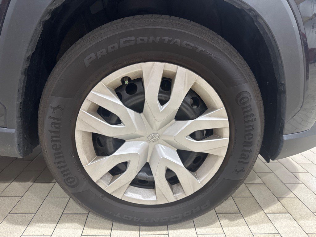 Certified 2025 Toyota Corolla Cross L FWD image 40