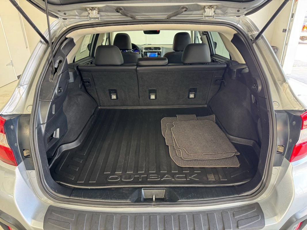 Used 2018 Subaru Outback 3.6R Limited AWD/4WD image 7