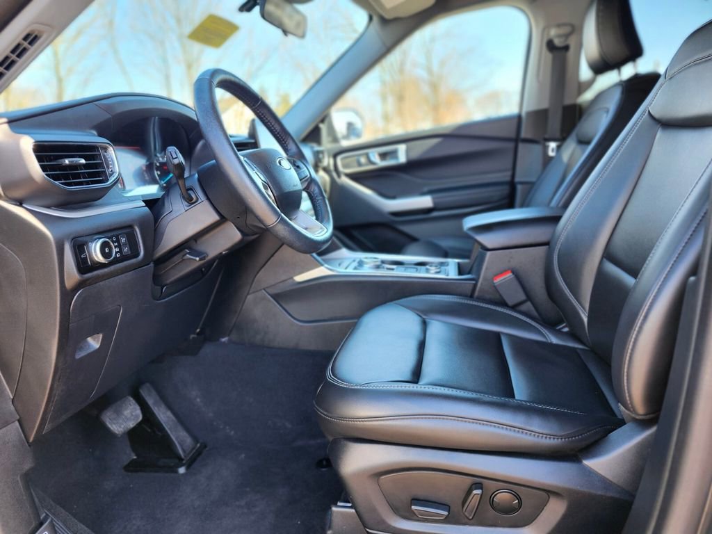 Certified 2022 Ford Explorer XLT w/ Equipment Group 202A image 20