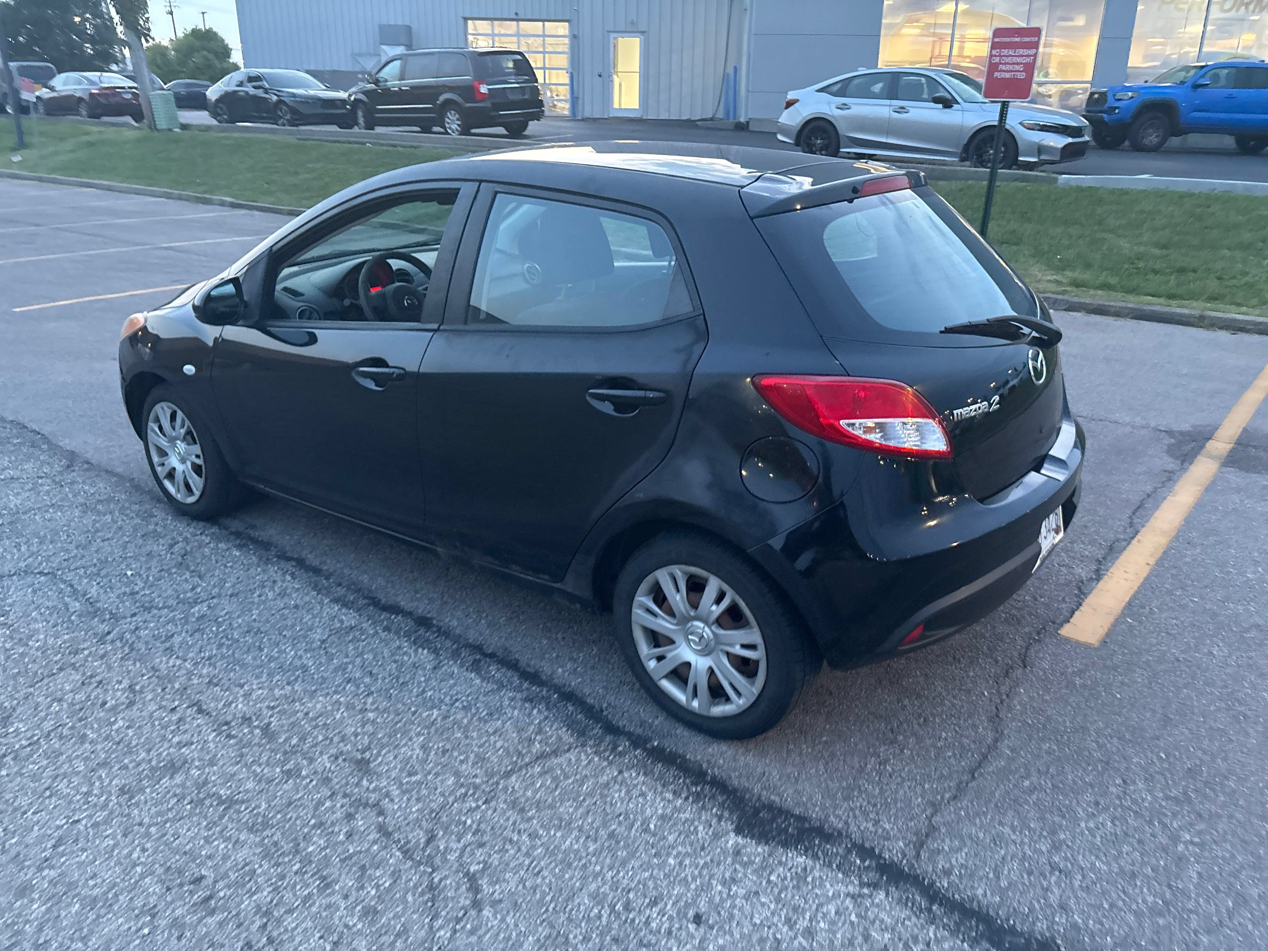 Used 2012 MAZDA MAZDA2 Sport FWD image 4
