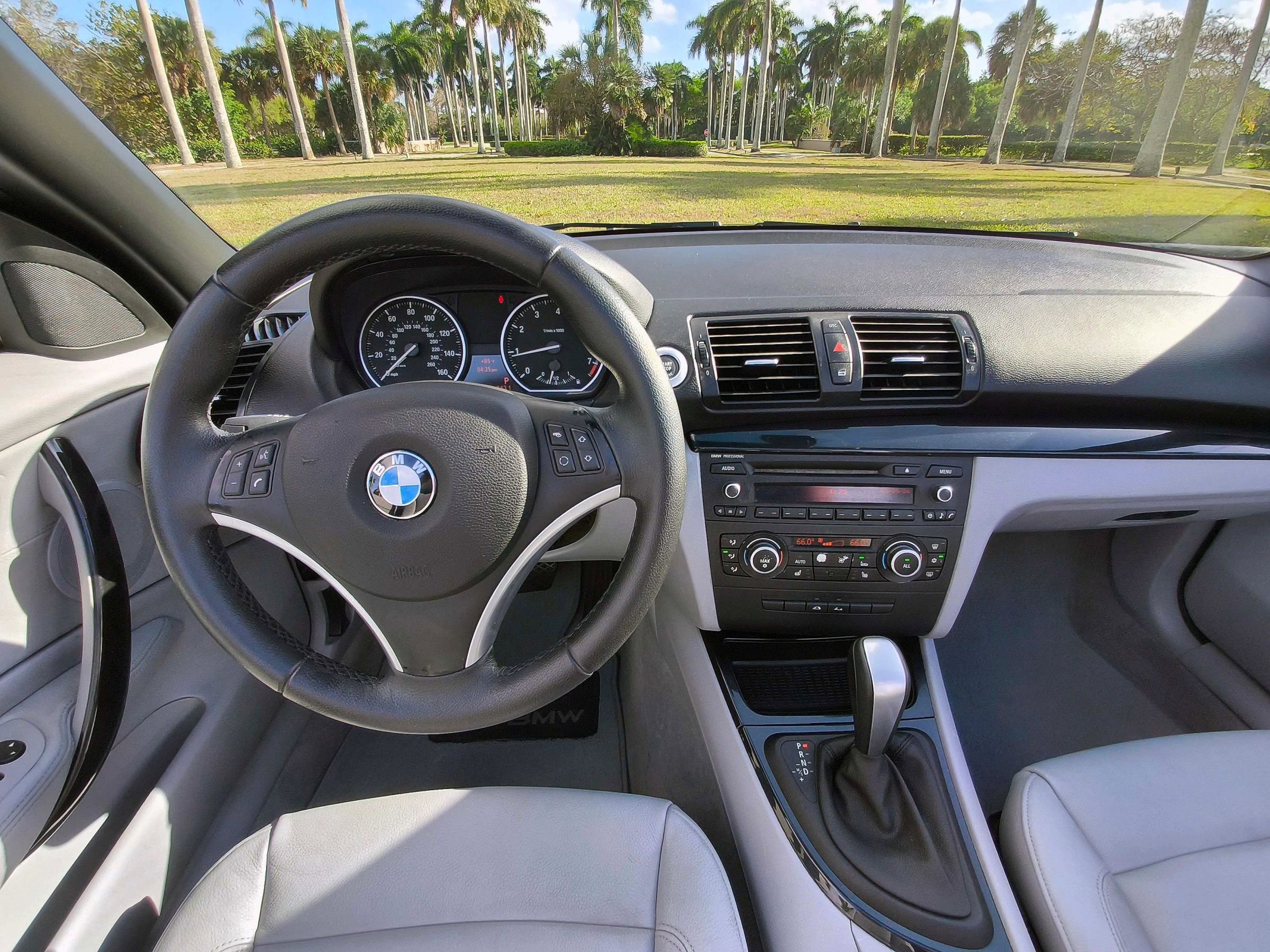 Used 2011 BMW 128i 128i Convertible 2D image 31