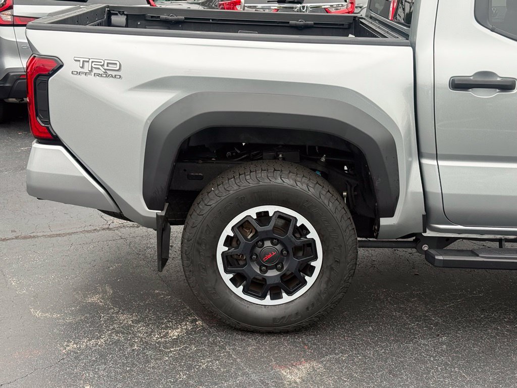 Used 2024 Toyota Tacoma TRD Off-Road w/ TRD Off Road Upgrade Package AWD/4WD image 9