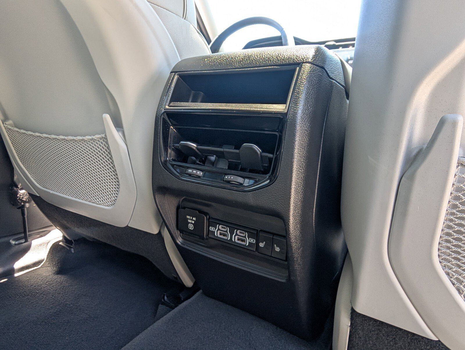 Used 2022 Jeep Grand Cherokee Overland AWD/4WD image 18