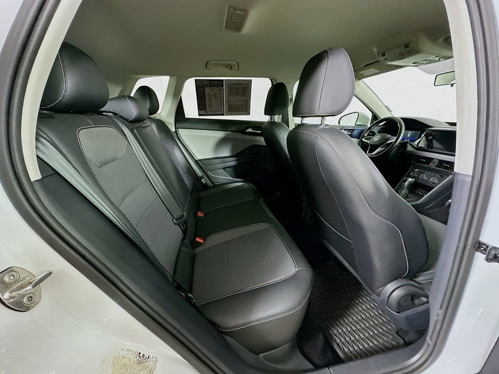 Used 2022 Volkswagen Taos SE image 10