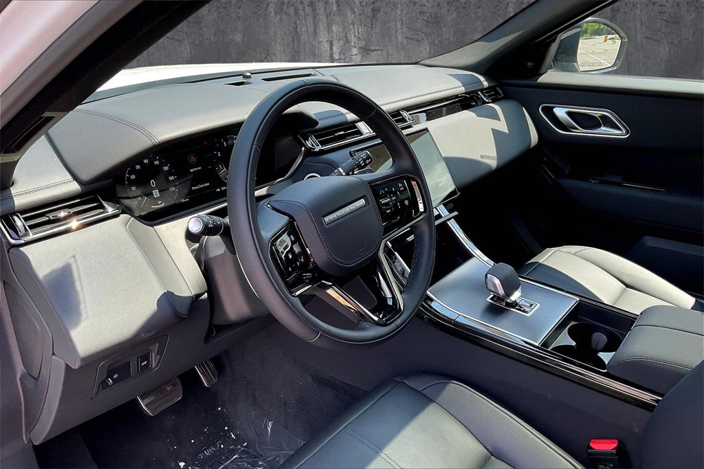 New 2026 Land Rover Range Rover Velar Dynamic SE image 7