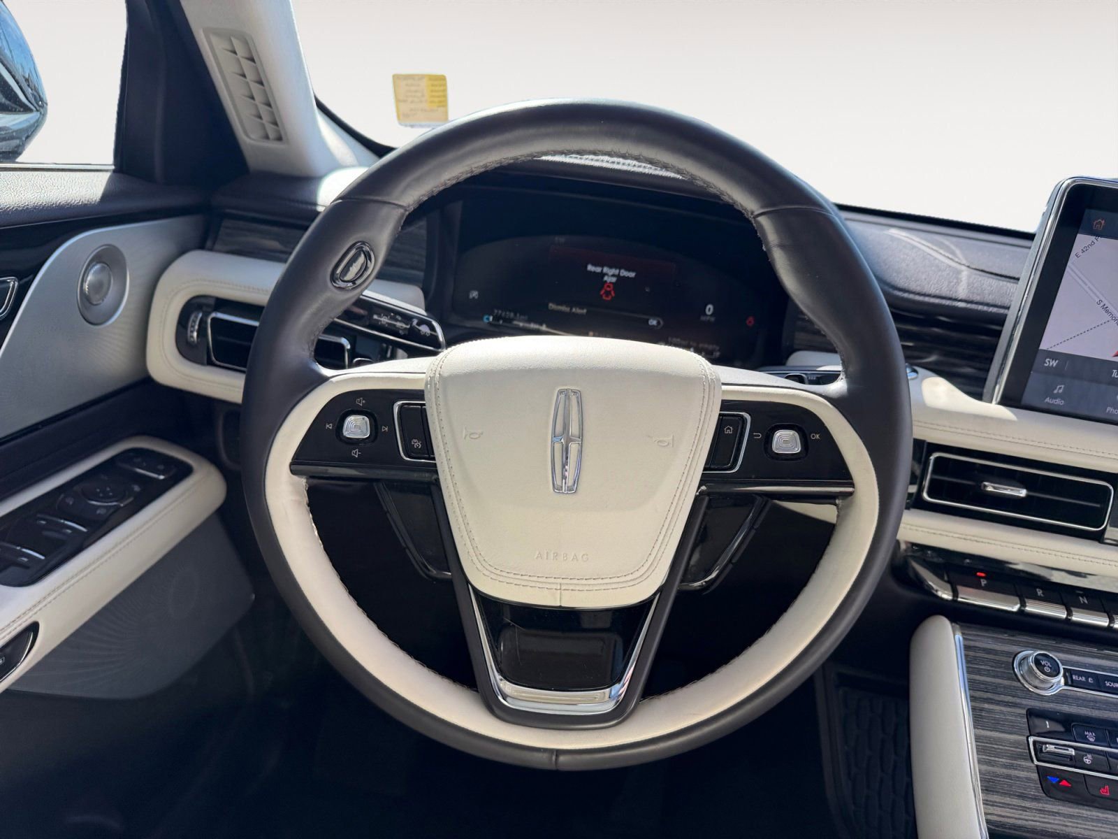 Used 2020 Lincoln Aviator Black Label w/ Dynamic Handling Package image 12