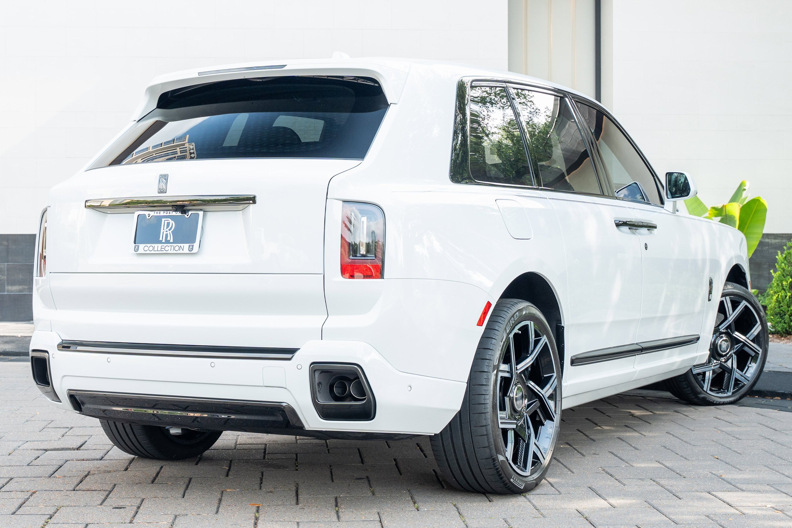 Used 2025 Rolls-Royce Cullinan Black Badge image 3