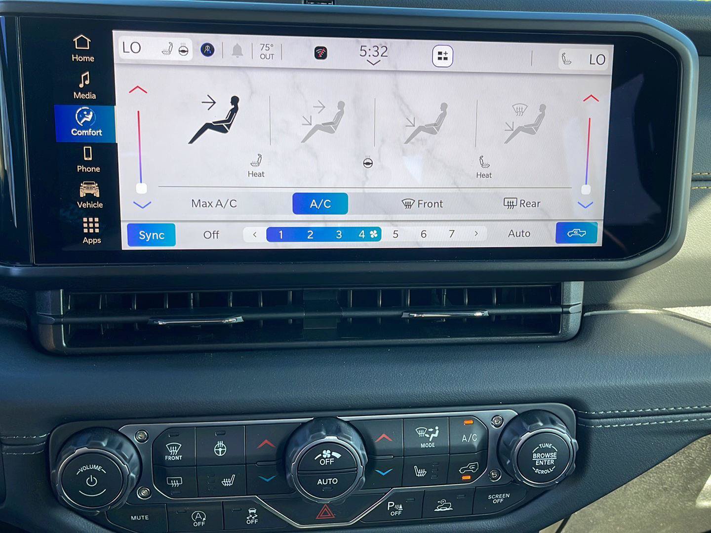 New 2026 Jeep Gladiator Sport AWD/4WD image 17