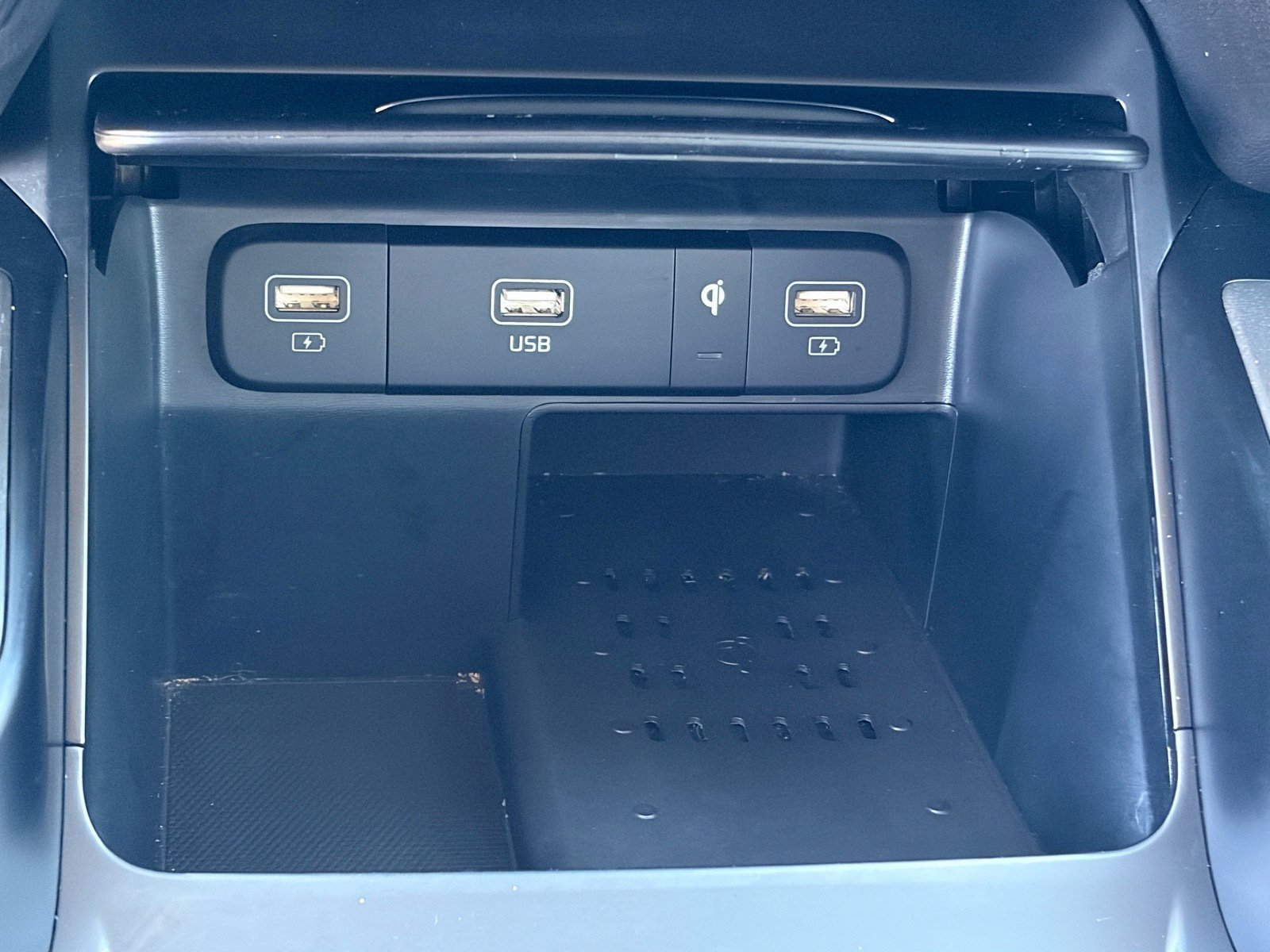 Certified 2023 Kia Sorento EX image 28