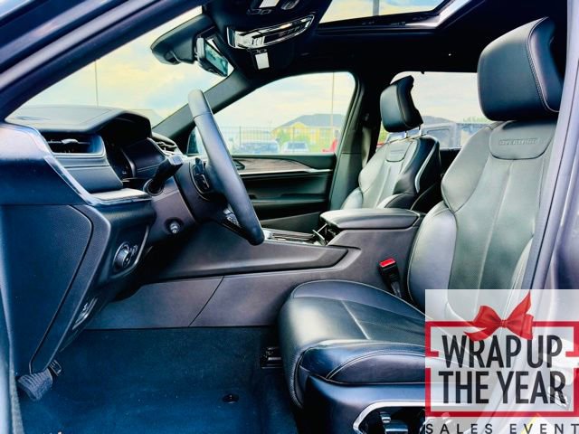 Used 2024 Jeep Grand Cherokee L Overland w/ Advanced Protech Group III image 13