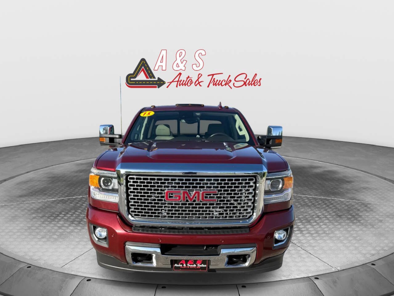 Used 2015 GMC Sierra 3500 Denali w/ Duramax Plus Package AWD/4WD image 2