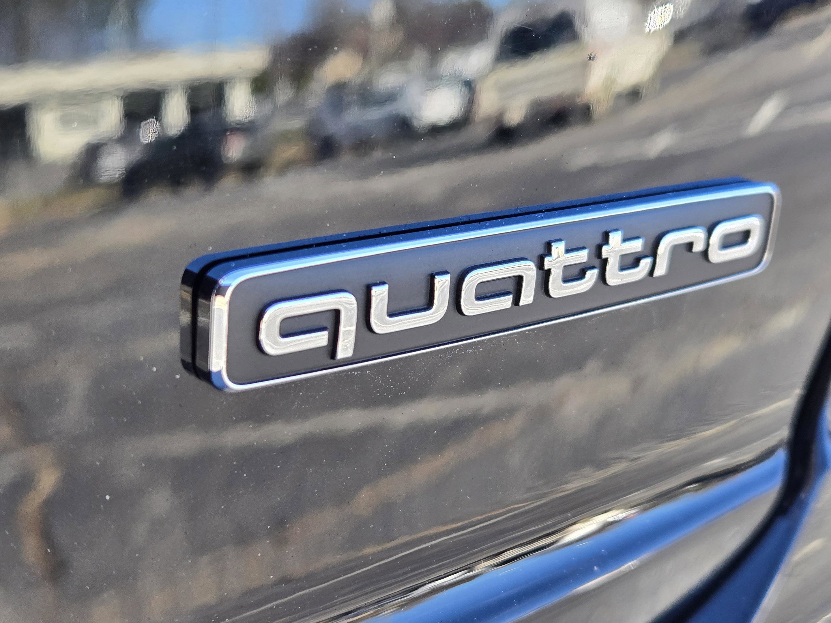 Used 2025 Audi Q8 Prestige w/ Prestige Package image 34