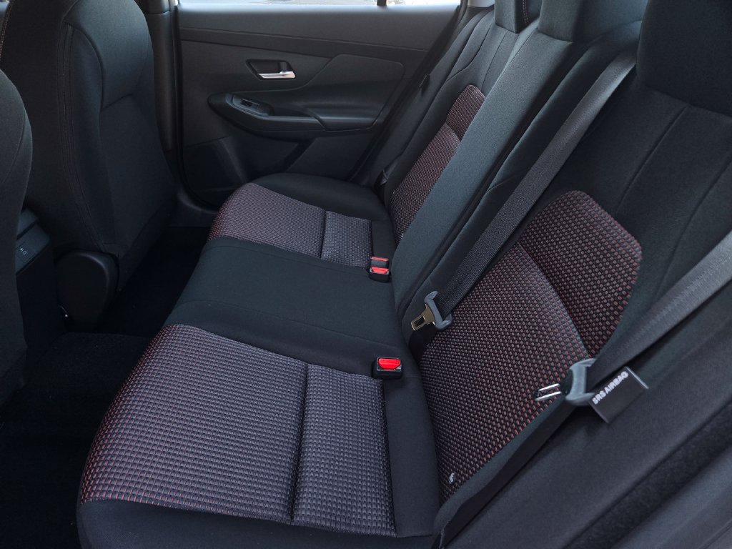 New 2027 Nissan Sentra SR w/ Floor Mat Package FWD image 5