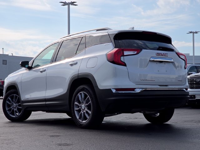 Used 2024 GMC Terrain SLT w/ Infotainment Package II AWD/4WD image 16