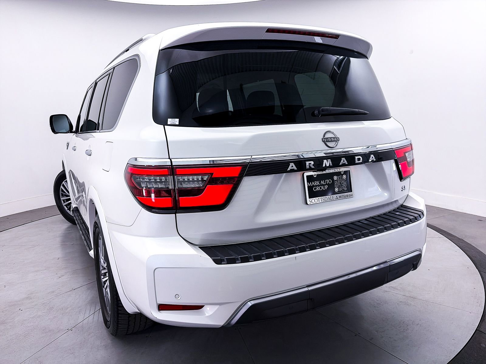 Used 2023 Nissan Armada SL RWD image 11