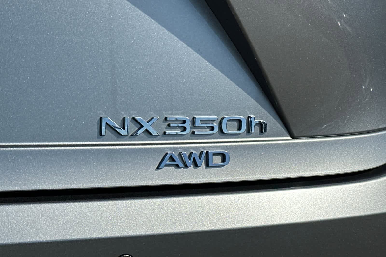 Certified 2025 Lexus NX 350h AWD w/ Accessory Package (2T) image 32