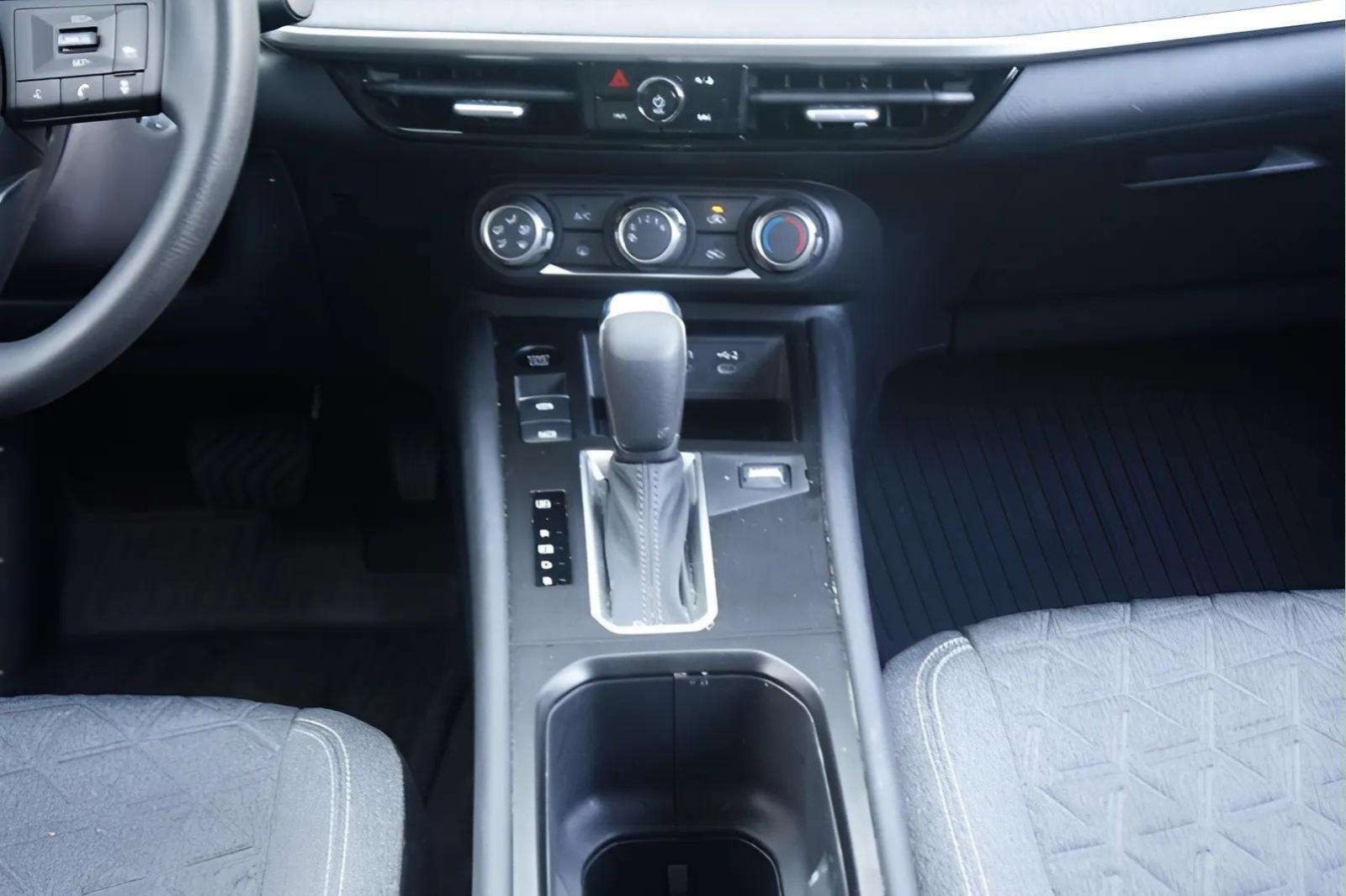 Used 2025 Nissan Kicks SV image 24