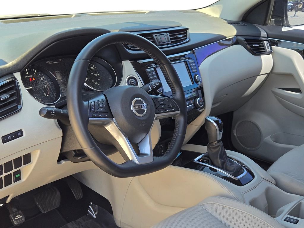 Used 2017 Nissan Rogue Sport SL FWD image 18