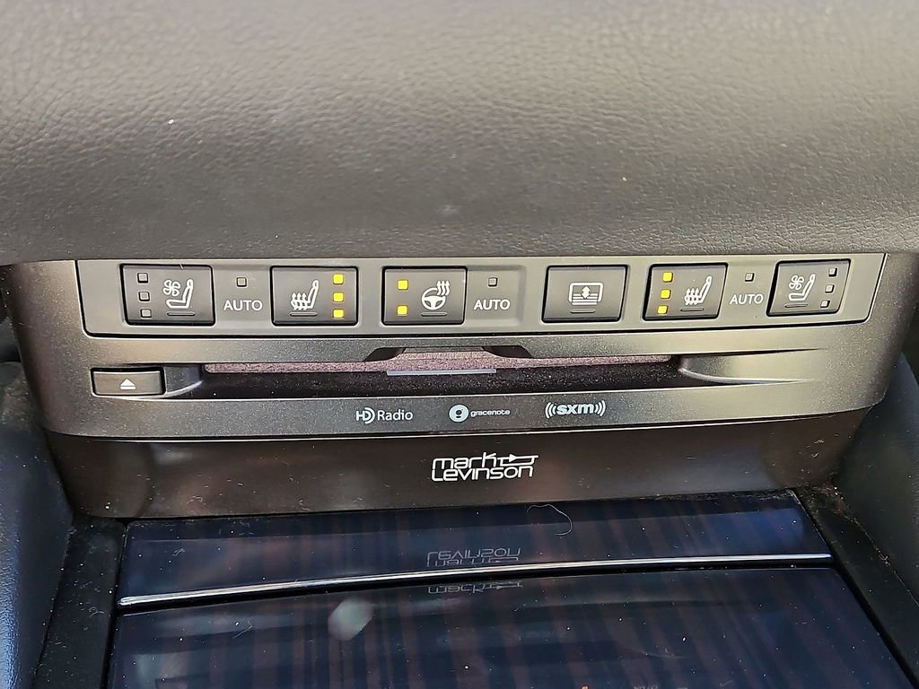 Used 2019 Lexus ES 350 Ultra Luxury w/ Accessory Package image 17