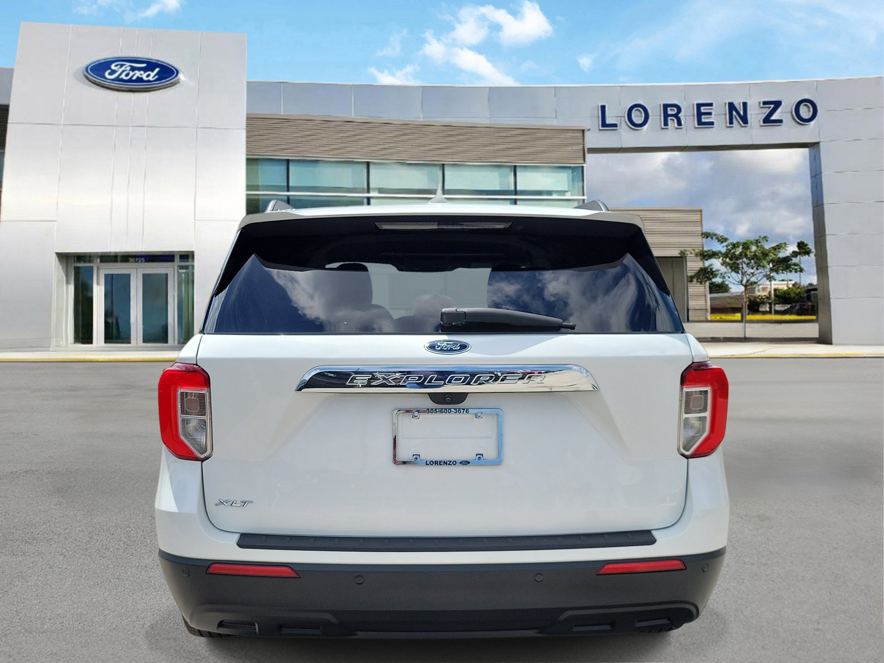 Used 2023 Ford Explorer XLT RWD image 6