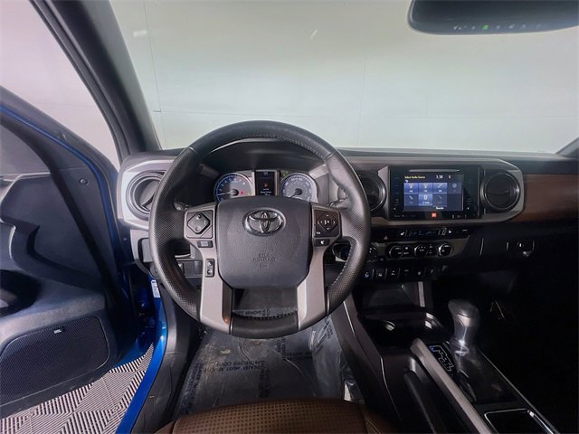Used 2016 Toyota Tacoma Limited image 13