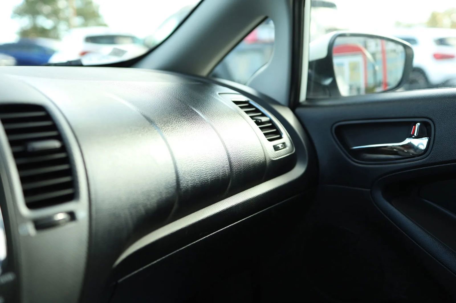 Used 2017 Kia Forte S w/ S Technology Package image 22