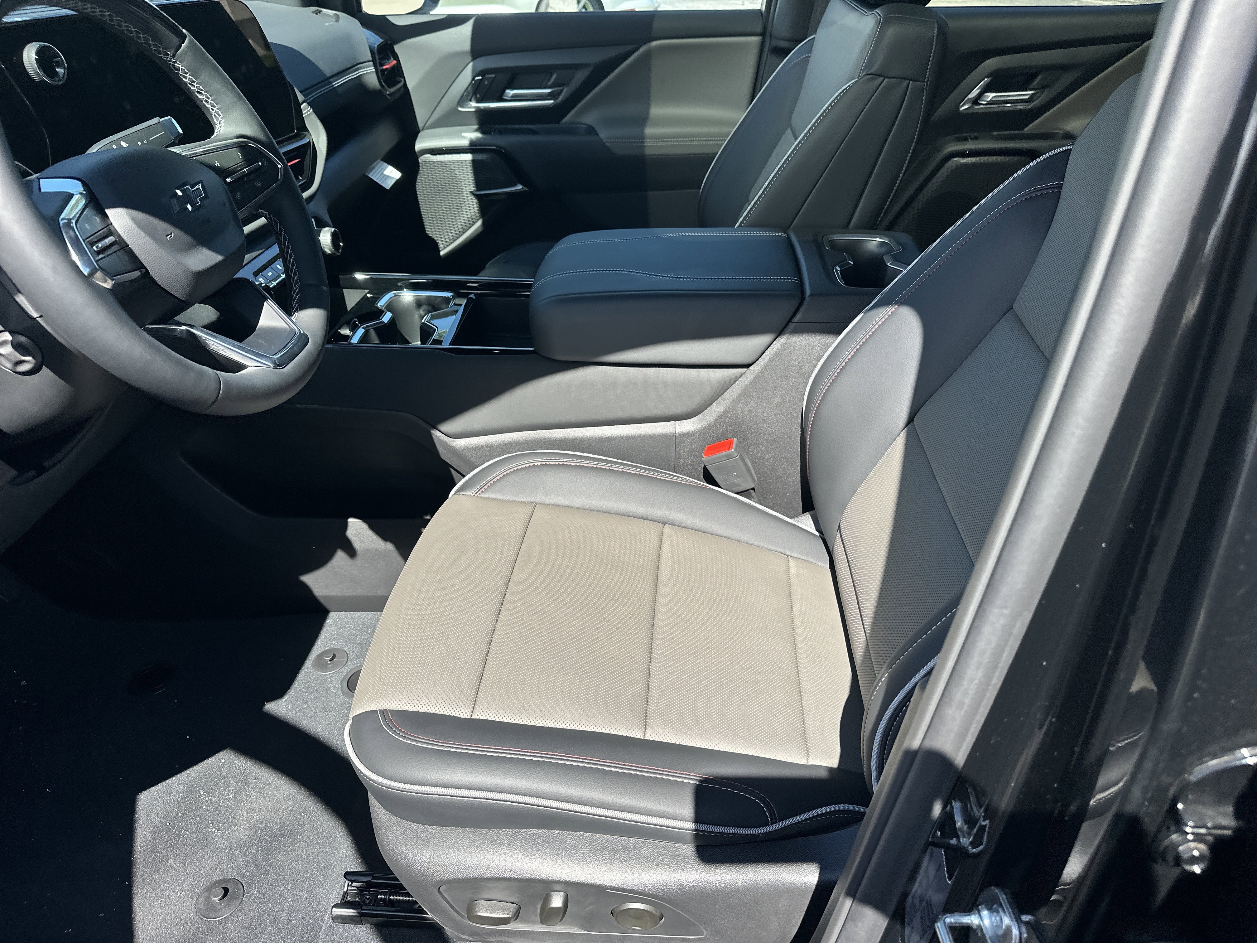 New 2026 Chevrolet Silverado EV Trail Boss w/ Premium Package image 21