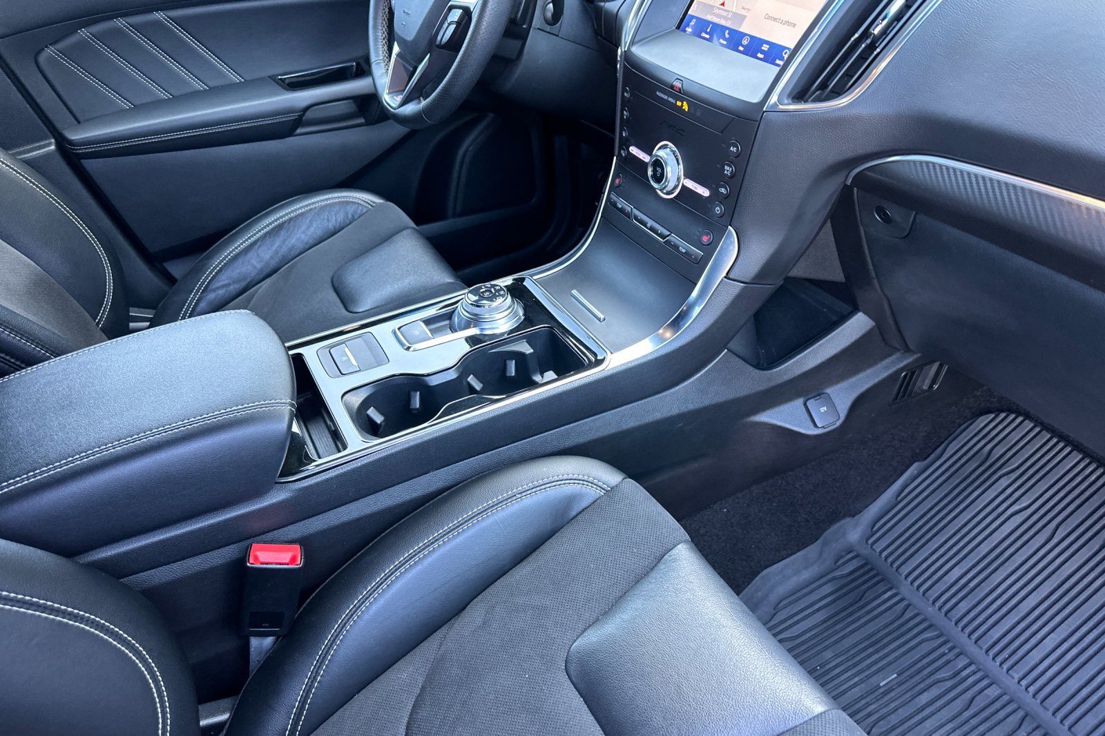 Used 2020 Ford Edge ST image 15