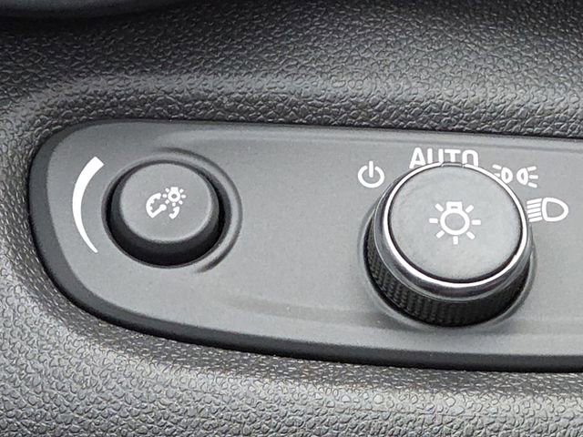 New 2026 Chevrolet Trax RS w/ Sunroof Package image 18