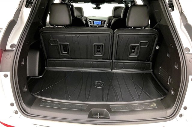 Used 2024 Buick Enclave Avenir image 39