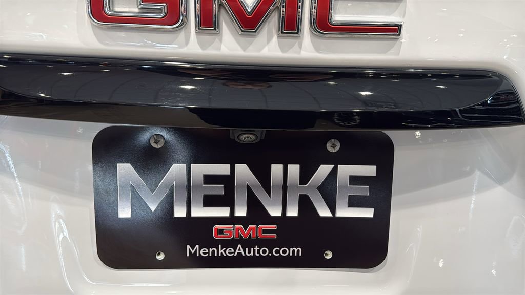 Used 2023 GMC Terrain SLE w/ Driver Convenience Package image 9