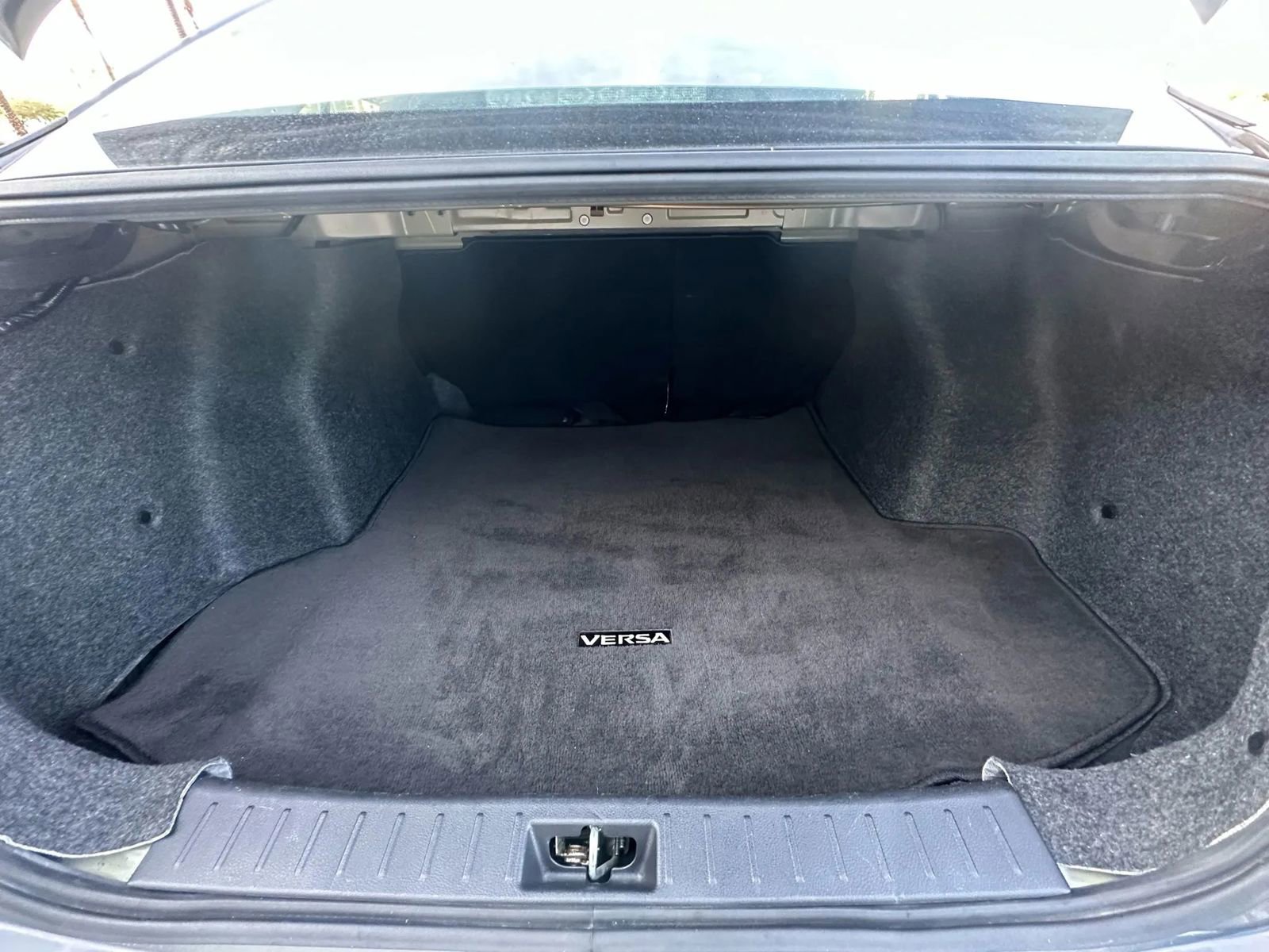 Used 2021 Nissan Versa SV image 19