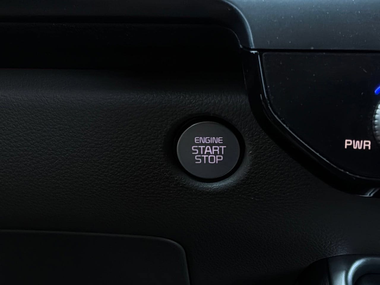 Used 2026 Kia Carnival FWD image 28