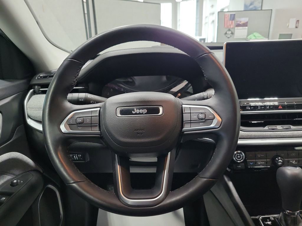 Used 2022 Jeep Compass Latitude AWD/4WD image 28