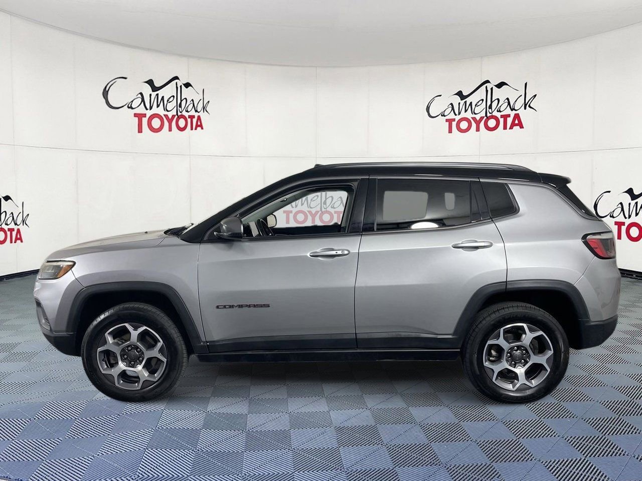Used 2022 Jeep Compass Trailhawk w/ Sun and Sound Group image 4