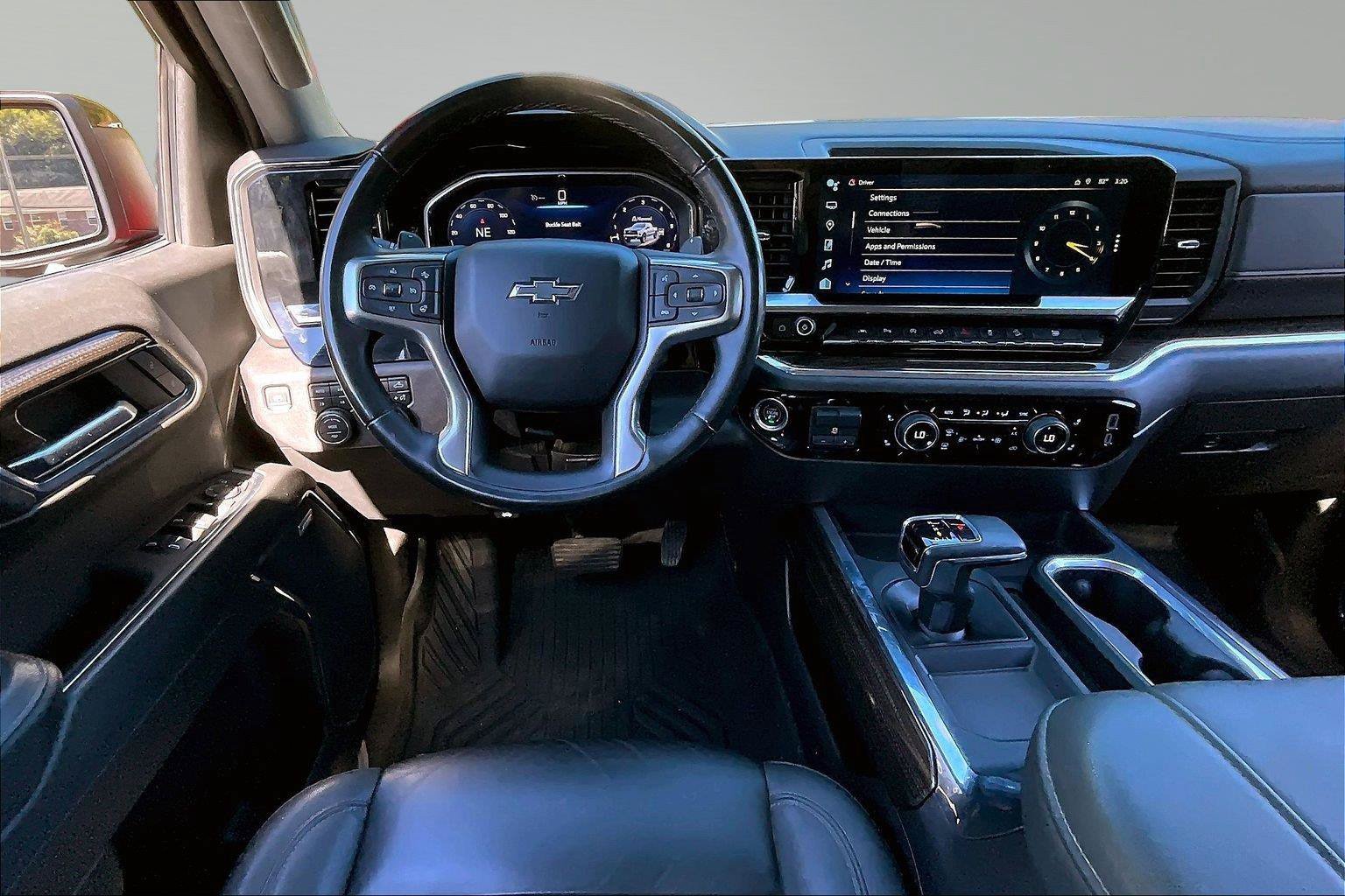 Used 2024 Chevrolet Silverado 1500 LT Trail Boss w/ Convenience Package II AWD/4WD image 5