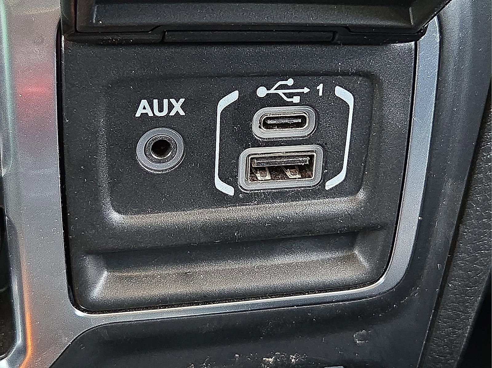 New 2024 Jeep Wrangler Sahara w/ Technology Group image 19
