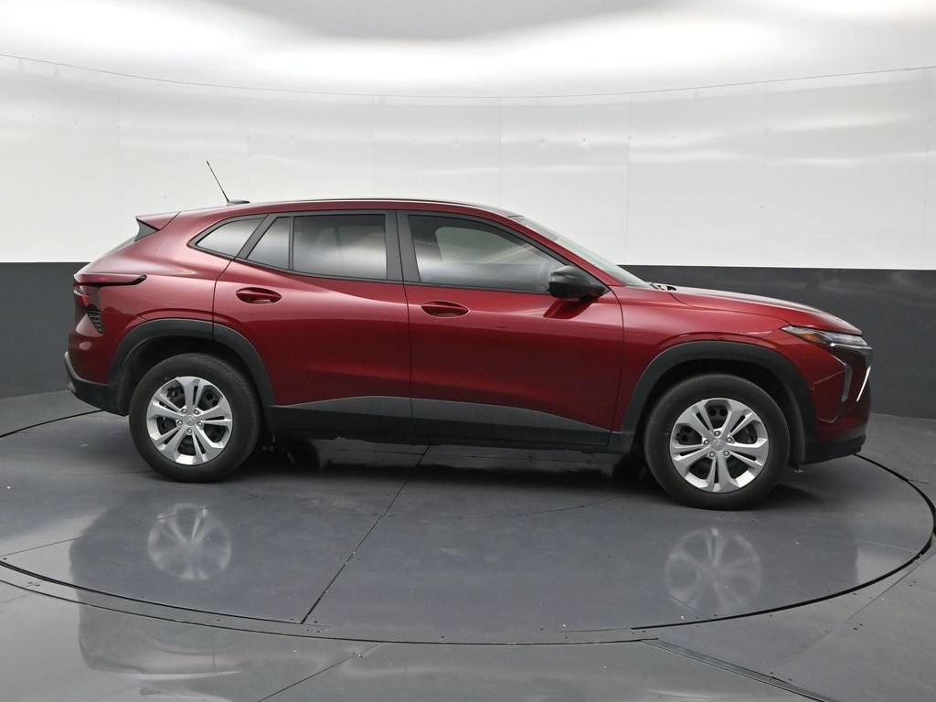 Used 2025 Chevrolet Trax LS FWD image 6