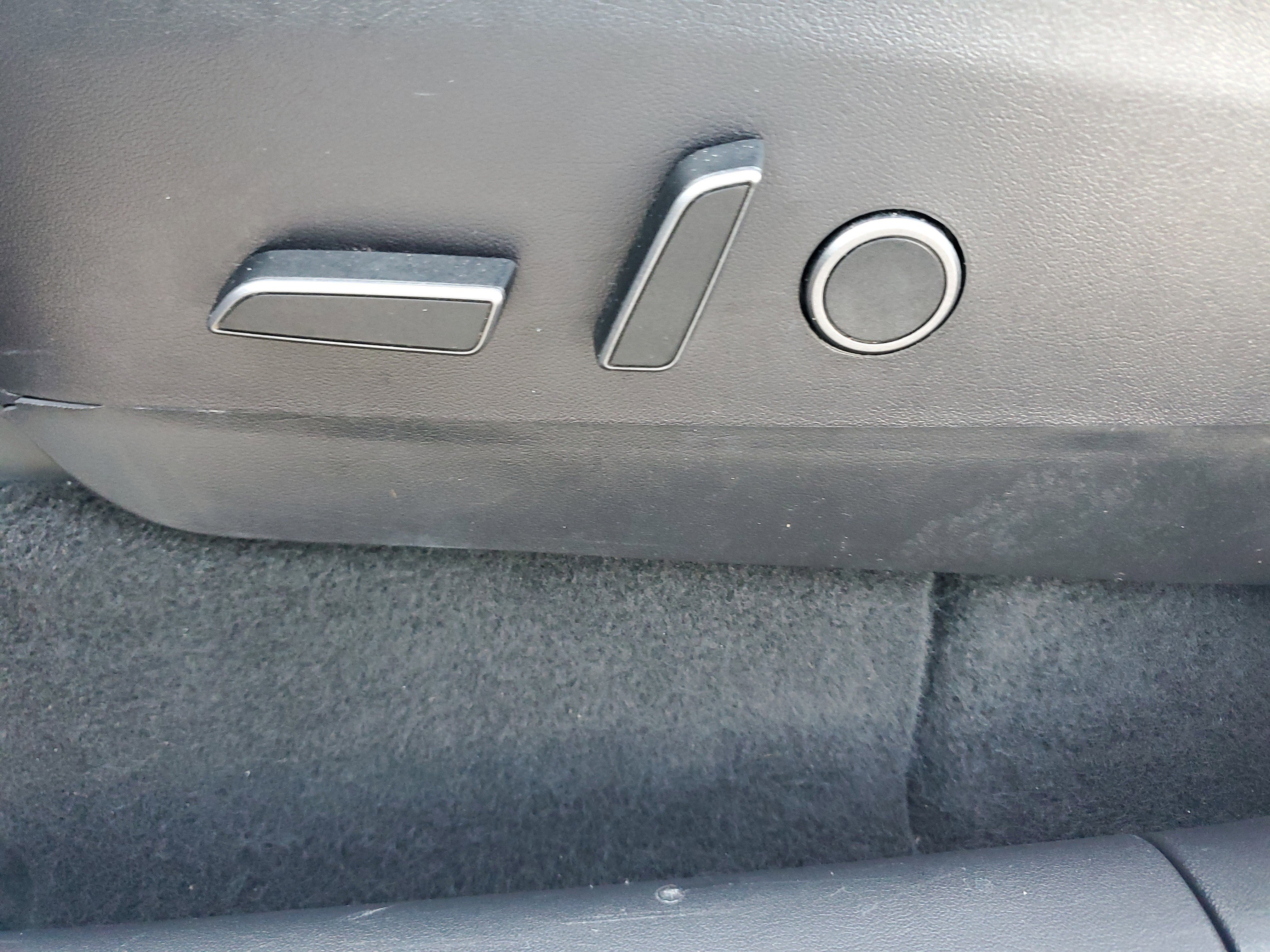 Used 2022 Tesla Model Y Performance image 11