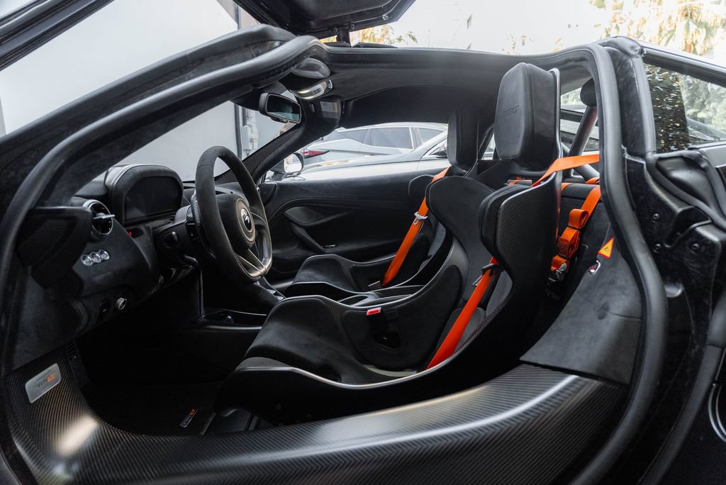 Used 2021 McLaren 765LT RWD image 3