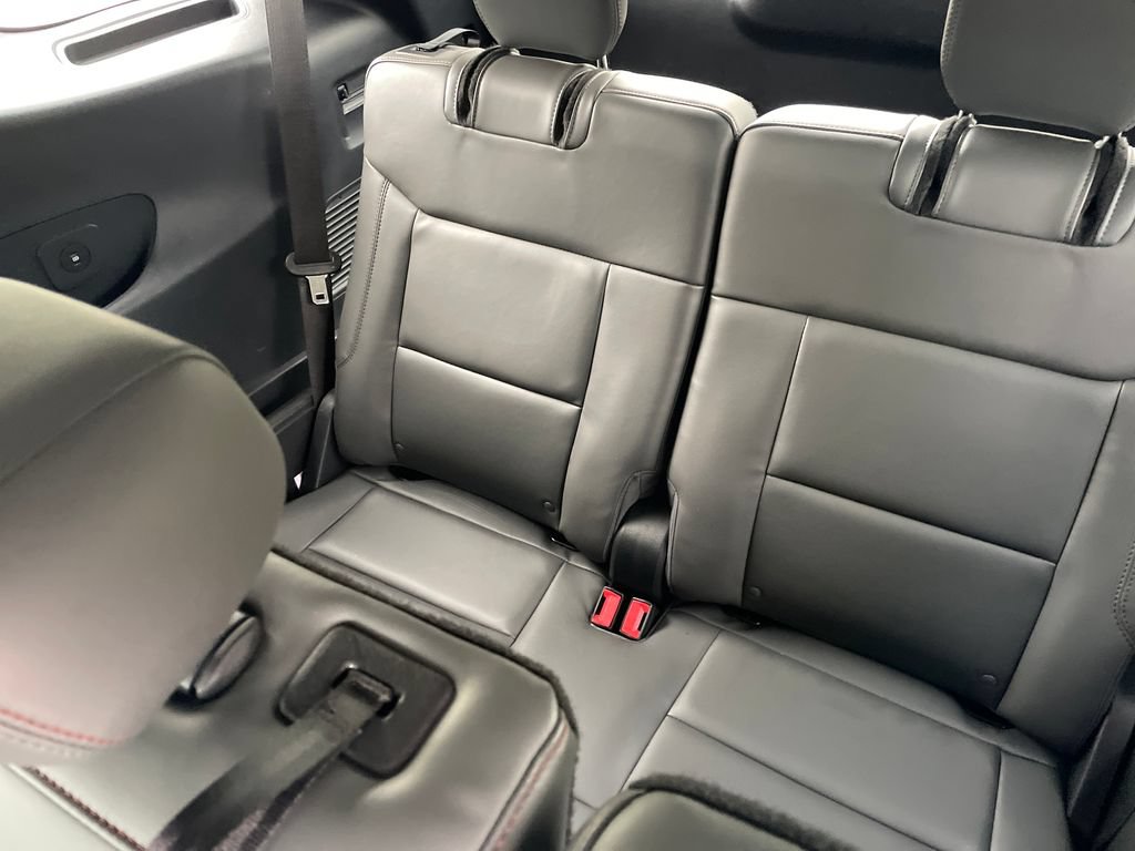 Used 2025 Ford Explorer Active w/ Active Comfort Package AWD/4WD image 12
